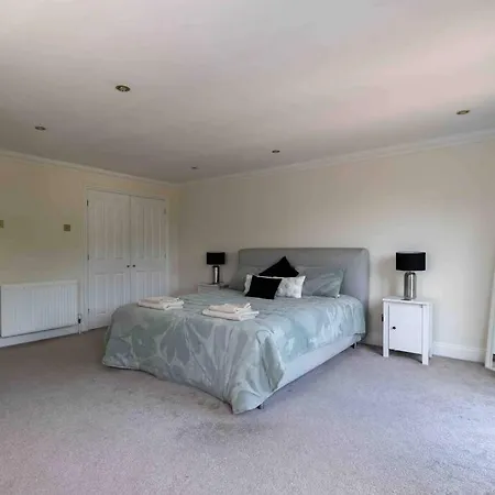 Huge 6 Bed House With Entertainment Room And Hotub Southampton Exterior photo