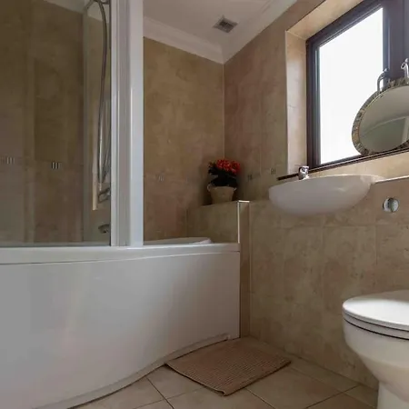 Huge 6 Bed House With Entertainment Room And Hotub Southampton Exterior photo